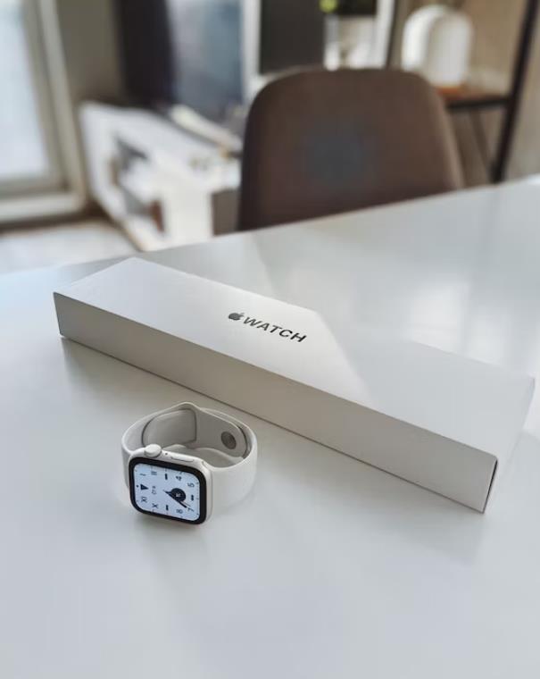 Apple Watch: pomysłowe akcesoria sprawiają, że smartwatch jest idealnym budzikiem